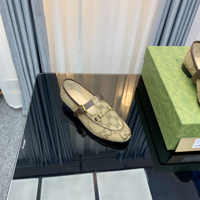 Gucci Flat Shoes